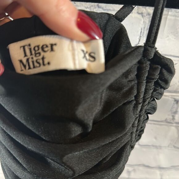 👗 Tiger Mist Black Bandage-Style Top - Size XS - Very Flattering - Picture 3 of 4